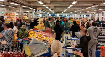 Denizli'de yeni bir skandal! Çıplak kadın markete girip alışveriş yaptı görüntüler şoke etti