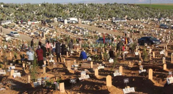 Deprem bölgesinden gelen görüntüler herkesi duygulandırdı: Türkiye’nin en buruk bayramı