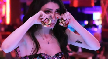 Dilber'den ters köşe! Bu kez güldürmedi: O sahneye alkış yağdı!