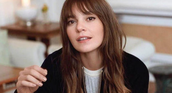 Doğum kilolarına meydan okuyan Aslı Enver fit görünümüyle dikkat çekti: Yeni yıla bikinili pozlarıyla giriş yaptı!