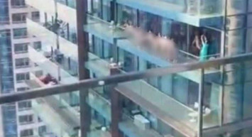 Dubai'de Çıplak Fotoğraf Çekimi Krizi!