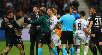 Eintracht Frankfurt - Fenerbahçe Maçında, Osayi Samuel'e Yapılan Faul Sonrası Gerilim Yükseldi!