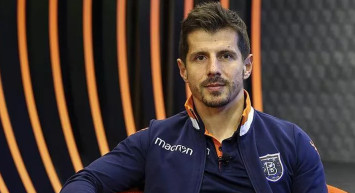 Emre Belözoğlu Kimdir?