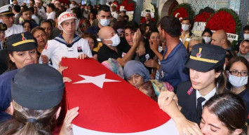En acı veda! Pençe-Yıldırım şehidi son yolculuğuna uğurlandı
