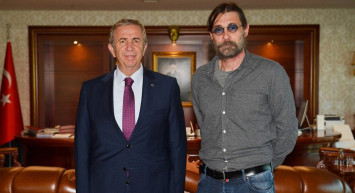 Erdal Beşikçioğlu’ndan acı haber! Ünlü oyuncunun babası Bahattin Beşikçioğlu hayatını kaybetti