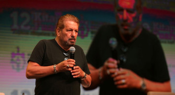 Erman Toroğlu Galatasaray'ın rakip futbolcu yerdeyken Antalyaspor ağlarını havalandırmasının centilmenliğe uygun olmadığını söyledi