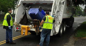 Eski belediye başkanı çöpçü oldu
