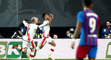 Eski Galatasaraylı Radamel Falcao Transfer Olduğu Rayo Vallecano'da Barcelona'ya Attığı Gol İle Tarihe Geçti!