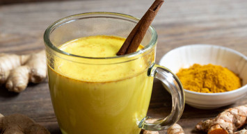 Ev Yapımı Altın Süt Tarifi