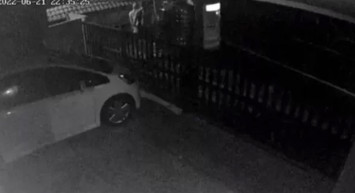 Evinin önünde cinsel ilişki skandalı! Komşusu O anları kaydetti mide bulandıran görüntüler kısa sürede yayıldı