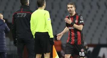 Fatih Karagümrük İle Beşiktaş Maçında  Volkan Demirel ile Caner Erkin Arasında Tartışma Yaşandı!