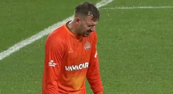 Fatih Karagümrük'ün Kalecisi Emiliano Viviano Açıklamalarıyla Büyük Ses Getirdi!