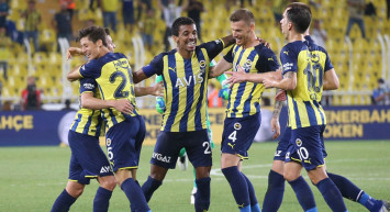 Fenerbahçe iç transferde takımdaki geleceği belirsiz olan Serdar Aziz ile anlaşmaya vardı!