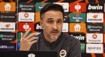 Fenerbahçe Teknik Direktörü Vitor Pereira'ya Olympiakos Maçı Öncesi Beklenmedik Hapis Sorusu!