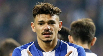 Fenerbahçe Tiquinho Soares'i Transfer Etmek İstiyor!