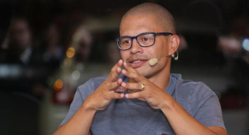 Fenerbahçe, Yıldız Stoperin Peşinde