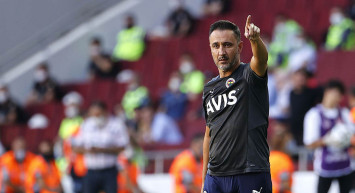 Fenerbahçe'de Mesut Özil İle Vitor Pereira Arasında Gerilim Yükseldi!