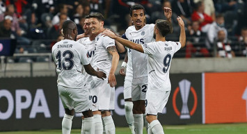 Fenerbahçe'de takımdan ayrılması gündemde olan Luiz Gustavo için Sao Paulo transferde devreye girdi!