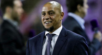 Fenerbahçe'de Teknik Adamlık Adayları Arasına Roberto Carlos'da Eklendi!