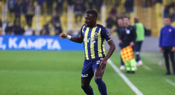 Fenerbahçeli Bright Osayi-Samuel, Emre Belözoğlu'nun transferinde kendisini nasıl ikna ettiğini açıkladı