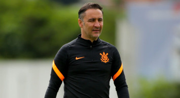 Fenerbahçe'nin eski teknik direktörü Vitor Pereira, Bright Osayi Samuel'i takımına transfer etmek istiyor!