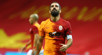 Galatasaray Kaptanı Arda Turan Taraftarlara Seslendi!