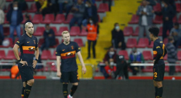 Galatasaray, Süper Lig'e Son 32 Yılın En Kötü Başlangıcını Yaparak Dikkatleri Üzerine Çekti!