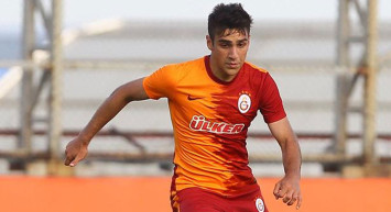 Galatasaray taraftarları altyapıdaki Eren Aydın'ın, Fenerbahçeli Arda Güler gibi değerlendirilmemesini eleştirdi!