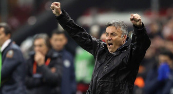 Galatasaray Teknik Direktörü Domenec Torrent, son maçlarda gösterdiği performansla gelecek sezon takımda kalacak!