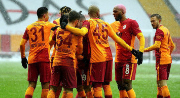 Galatasaray'da Burak Elmas Takımdan Ayrılacak İsimleri Açıkladı!