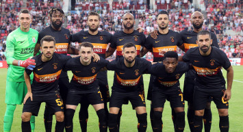 Galatasaray'da PSV Yenilgisinin Ardından Takımdan Gidecek İsimler Belli Oluyor!