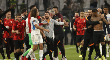 Galatasaraylı Patrick Van Aanholt'dan Marsilyalı  Matteo Guendouzi' Hakkında Olay Sözler Geldi!