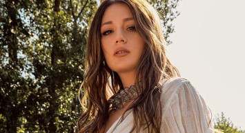Gizem Karaca'dan ortalığı karıştıran ''öpüşme sahnesi'' itirafı!