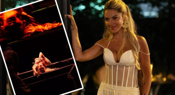 Hadise, erotik bulunarak yasaklanan dizi fragmanındaki pozlarının aynısını bu kez sahnede verdi! İşte o anlar…