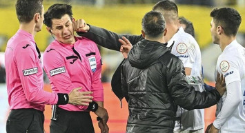 Halil Umut Meler'e yapılan çirkin saldırıya ünlü isimlerden tepki yağdı: Yazıklar olsun hepinize!