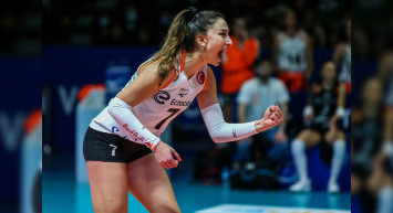 Hande Baladın sözlerine devam edemedi! Zorlu Milli Takım süreci..