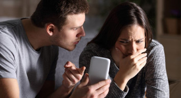 Hangi Burçlar Aldatır?