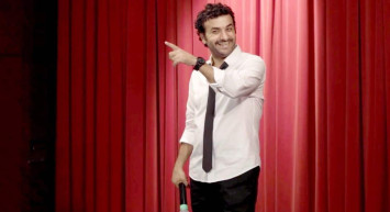 Hasan Can Kaya karşısında flörtleşen çifte tepki gösterdi: Gidin ötede sevişin!