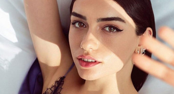 Hazar Ergüçlü'den çok konuşulacak çıplak poz: Sosyal medyayı ayağa kaldırdı