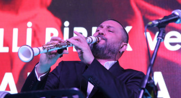 Hüsnü Şenlendirici'den sevenlerini kahreden haber! Kansere yakalandığını duyurdu