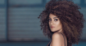 İbrahim Tatlıses’in yıllar sonra ortaya çıkan kızı Dilan Çıtak isyan etti: Ülkeyi terk etmeyi düşünüyorum