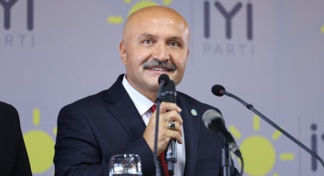 İYİ Parti'de Lütfü Türkkan'ın Yerine Yeni Grup Başkanvekili Olan Erhan Usta Kimdir?