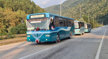Karabük'te Halk Otobüsünde Tanışan Çift Otobüsü Gelin Arabası Yaptı