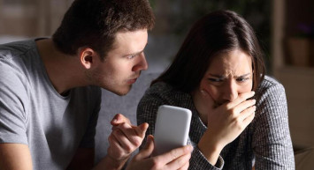 Karısının onu aldattığını ve çocuğunun ona ait olmadığına inanan adam DNA testi yaptırdı çıkan sonuç tüm aileyi dağıttı