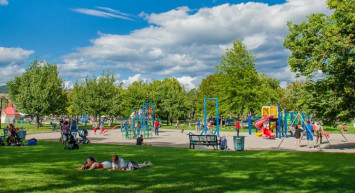 Kayseri'de parkta birliktelik yaşayan çift olay oldu