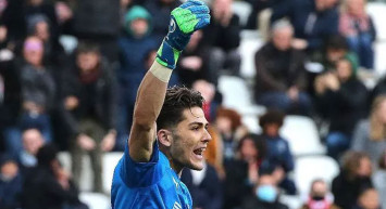 Kayserispor'dan Rennes'e transfer olan Doğan Alemdar Fransız ekibinde yıllar sonra bir ilki başardı!