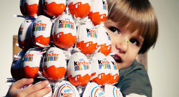 Kinder sürpriz yumurtalar neden toplatılıyor? Sürpriz yumurtalardan virüs mü bulaşıyor? Ünlü şirketten salmonella virüsü uyarısı