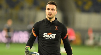 Kiralık olarak gittiği Süper Lig ekibi Giresunspor'dan, Galatasaray'a geri dönen Okan Kocuk takımda yedek olacağı için transfer olmak istiyor!