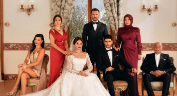 Kızılcık Şerbeti’nden olaylı ayrılık: Başrol ayrılıyor, reytingler çakılacak!