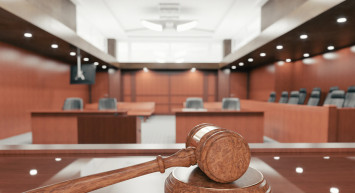 Kocası Tarafından Vurulan Kadın Duruşmaya Sedyeyle Katıldı